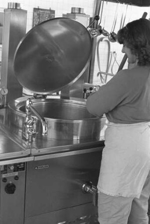 Großküche der Arbeiterwohlfahrt im Adenauerring 36