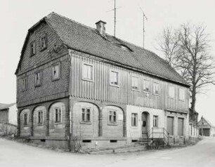Neukirch, Dreiseithof : Neukirch (Kreis Bautzen), Dreiseithof, Bruno-Stiebitz-Straße 19, vor 1800, Straßenansicht des Wohnhauses mit Ladeneinbau