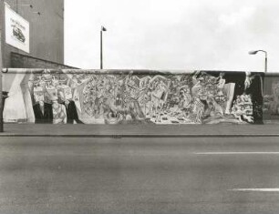 Berliner Mauer (East side gallery). Mühlenstraße. Bild 6: Graffito (1990; C. Olhagaray