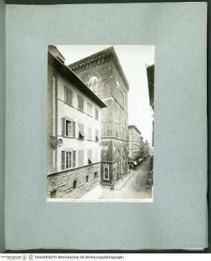 IV Florence ArchitectureVia dei Calzaiuoli, Schrägansicht auf Orsanmichele - Rotes Album IV (Florenz, Architektur)