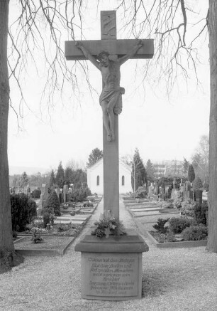 Städt. Friedhof Kirdorf / Kreuz; Bad Homburg, Friedensstraße 3a