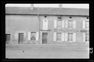 Gebäude mit Aufschrift "Gravelotter Käse [Fabrik]" in Gravelotte (Dep. Moselle, Frankreich)
