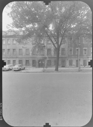 Dresden-Neustadt, Friedrich-Engels-Straße (Königstraße) 3. Wohnhaus (nach 1732). Straßenfront (Teilansicht)