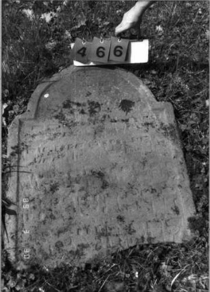 Grabstein 466 (Index: 99791955) Zustand: Fragment Maße HxBxT: 90x75x10 cm Besonderheit: kein Formblatt vorhanden: Grabstein 466