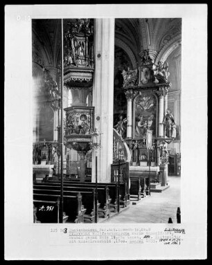 Seitenaltar mit Rosenkranzbild (1700); Kanzel (1633)
