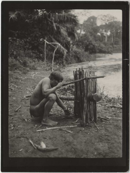 "Chocó Indians", setting up a trap