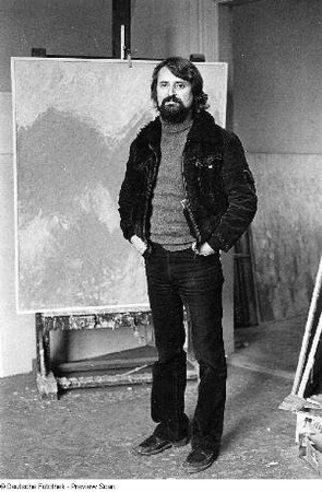Der Maler und Grafiker Eberhard Göschel in seinem Atelier in Dresden