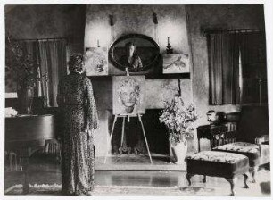 Marlene Dietrich zu Hause in Hollywood. Marlene Dietrich