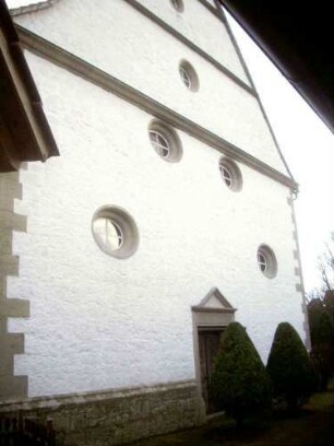 Langhaus (neu erbaut Jahr 1638 in Barocker Manier) über Giebelseite West