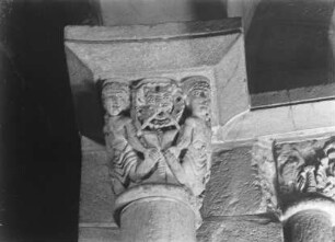 Maske und Fabelwesen