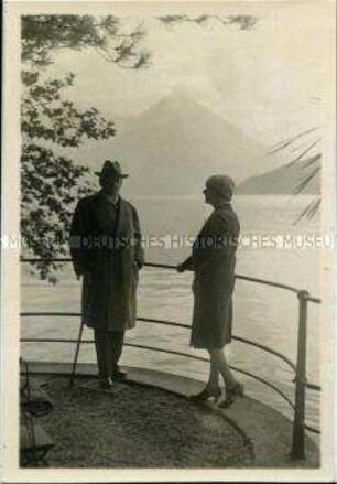 Gustav Stresemann mit Frau Käte am Vierwaldstätter See