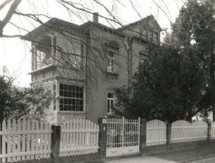 Dresden-Blasewitz, Sebastian-Bach-Straße 17. Villa "Scherz" (um 1865, 1912)