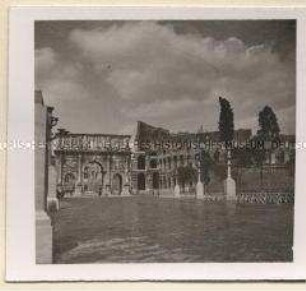 Rom, Triumphbogen des Konstantin und das Colosseum
