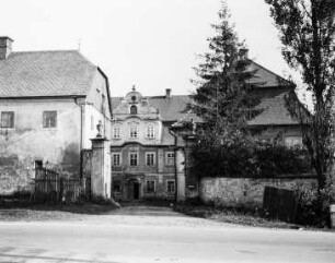 Palmesches Gut : Markersdorf bei Deutsch Gabel. Eingangstor und die Vorderfront des sogenannten Palmeschen Gutes
