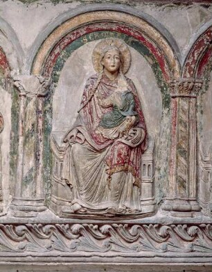 Südliche Chorschrankenwand: Maria umgeben von sechs Aposteln — Vierte Arkade von links: Madonna mit Kind