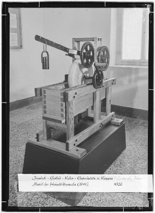 Friedrich-Gottlob-Keller Gedenkstätte in Krippen. Modell für Holzschliffversuche