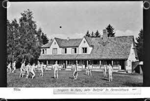 Kuranstalt Jungborn im Harz, beim Ballspiel im Herrenluftpark