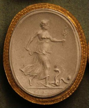 Ganzfigur der Ceres mit Sichel und Fackel in den Händen (Daktyliothek, Erstes Mythologisches Tausend)