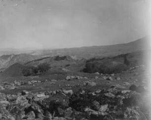 Hügellandschaft : Eine Hügellandschaft mit Gesteinsmaterial im Tian Shan Hochgebirge