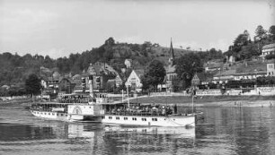 Personen-Seitenraddampfer "Königstein" (1915, Werft Laubegast). Schrägansicht auf Fahrt bei Wehlen
