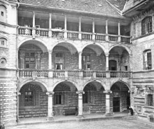 Güstrow, ehem. Residenzschloss, Innenhof, dreigeschossige Galerie des Südflügels; Franz Parr
