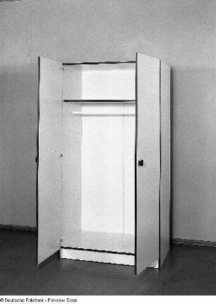 Kleiderschrank