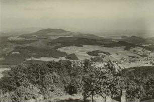 Zittauer Gebirge. Blick von der Lausche nach dem Hochwald und dem Jeschken