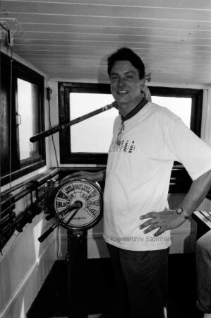 Funcke, Max: Kapitän aus Ahrensburg auf dem Museumsschiff "Stettin" in Kiel auf der Brücke