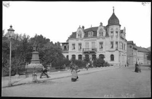 Schmölln. Schillerplatz mit Kaiser-Wilhelm-Denkmal