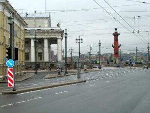 St. Petersburg: Stadtansicht mit Rostra-Säule