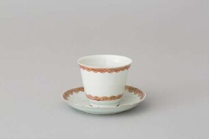 Becher mit Unterschale