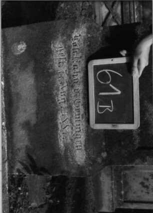 Grabstein 410 (Index: 100088066) Maße HxBxT: 185x60x25 cm: Grabstein 410B