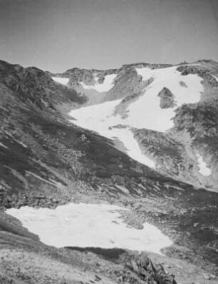 Hang am Mount Tate (Tate-yama) (3015 m) : Blick ins Tal