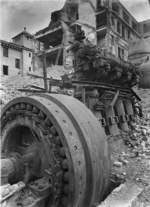 Maschinenfabrik Universelle (Unimasch), Dresden A, Zwickauer Str., 1946 : Dresden. Zerstörte Gebäude und Anlagen der Verpackungs- und Zigarettenmaschinenfabrik "Universelle"