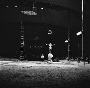 Gastspiel des Zirkus Franz Althoff in Karlsruhe.