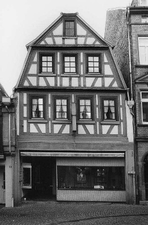 Wohnhaus, Fachwerk; Gelnhausen, Langgasse 33