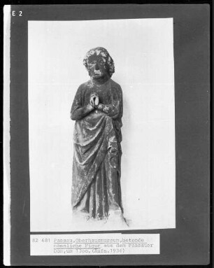 Betende männliche Figur