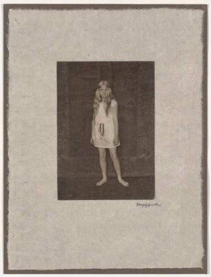Bildnis eines Mädchens in weißem Kleid