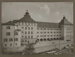 Fischer, Theodor; Stuttgart, Heusteigstr.; Sammelschulhaus - Fassadenansicht
