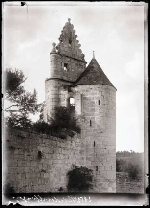 Schloss; Östlicher Eckturm und Giebelwand