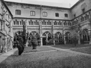 Eichstätt, Dom : Eichstätt. Dom. Innenhof mit Kreuzgang