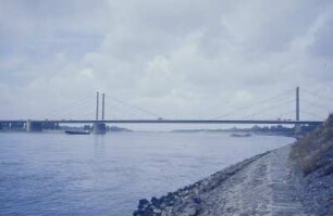 Theodor-Heuss-Brücke, Düsseldorf
