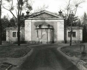 Dresden-Neustadt, Kannenhenkelweg. Nordfriedhof (Garnisonsfriedhof) (1902 angelegt). Parentationshalle (um 1902)