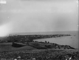 Stadt an der Küste : Blick auf die Stadt Greze am Meer