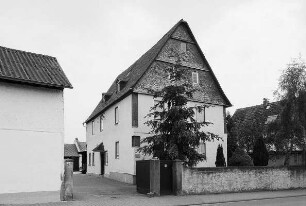 Wohnhaus; Wehrheim, Hauptstraße 37