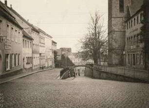 Leisnig, Untere Kirchstraße gegen das Schloss