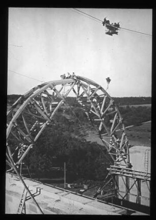 Kämpfelbachbrücke: Lehrgerüst, Errichtung eines Bogens