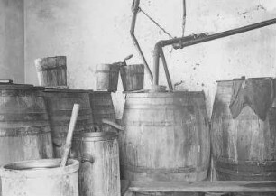 Krätzwasser-Anlage : Technikgeschichte | Edelmetallindustrie | Edelmetallindustrie | Fabrikationseinrichtung einer Gold- und Juwelenfabrik