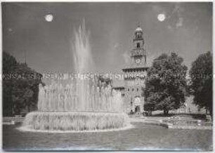Milano, Der Torre Filarete mit dem Eingangstor zum Castello Sforzesco