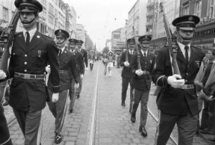 Steubenparade der Geschäftsvereinigung "City-Partner" Karlsruhe in der Kaiserstraße